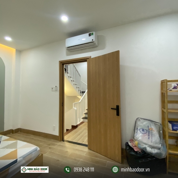 thi công cửa gỗ nhựa composite tại Bình Tân