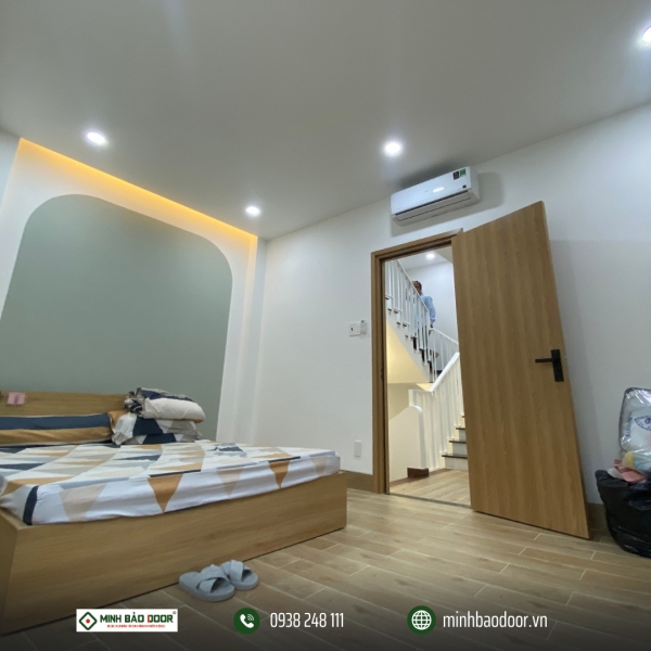 thi công cửa gỗ nhựa composite tại Bình Tân