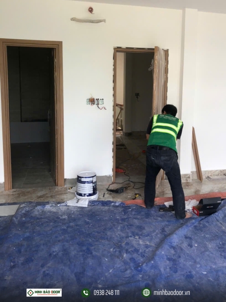 thi công cửa gỗ nhựa composite tại Nhà Bè