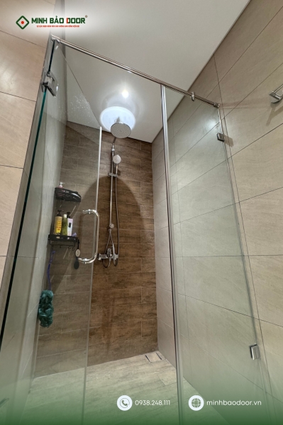 Thi công vách tắm kính tại căn hộ Tân Phú