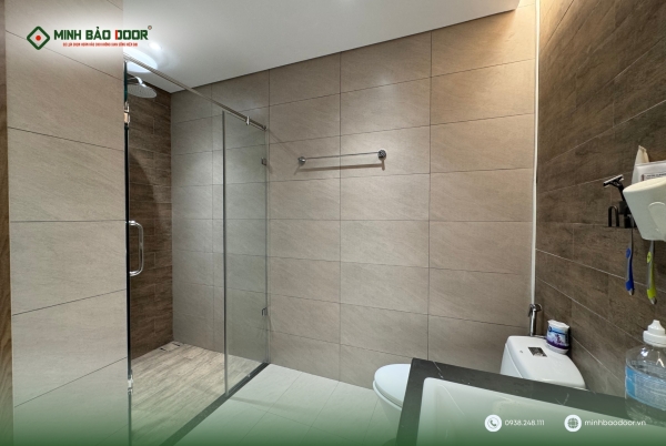 Thi công vách tắm kính tại căn hộ Tân Phú