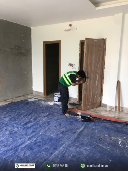 thi công cửa gỗ nhựa composite tại Nhà Bè