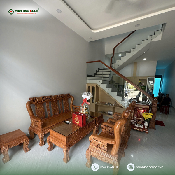 thi công cầu thang kính và vách tắm kính tại Bình Chánh